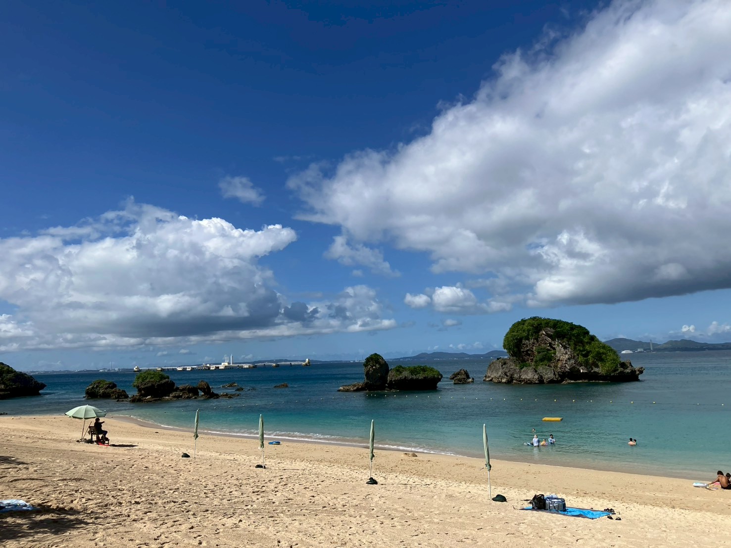 沖縄一人旅で撮影した海と空の風景写真